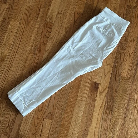 Whitney High-Waisted Pull-On Slim-Leg Capri Pant - White New York & Co - Picture 8 of 9